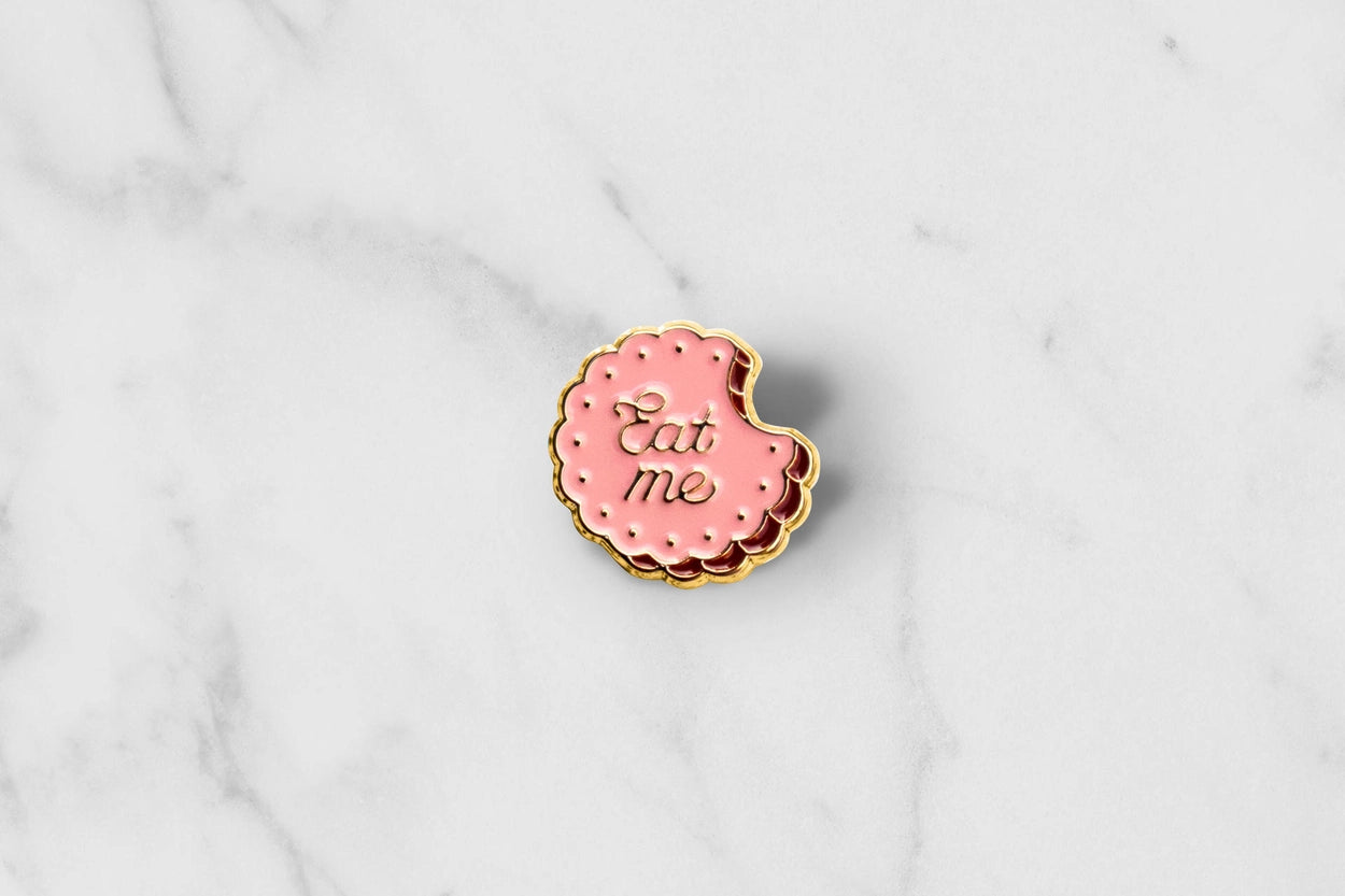 [Alice's Adventures in Wonderland] Enamel Pin - Eat Me